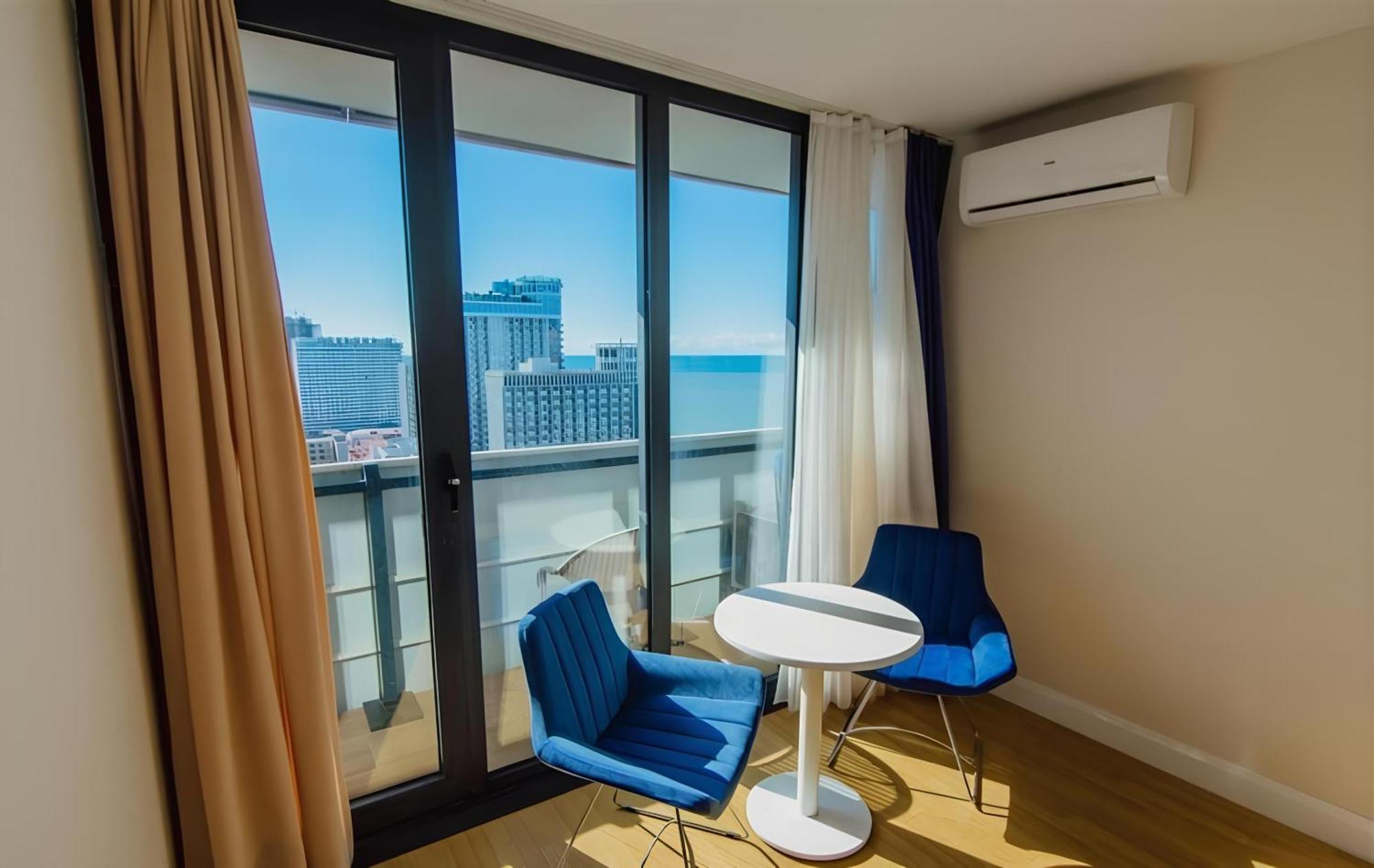 Panorama Seaview Batumi Lux Orbi City Buitenkant foto