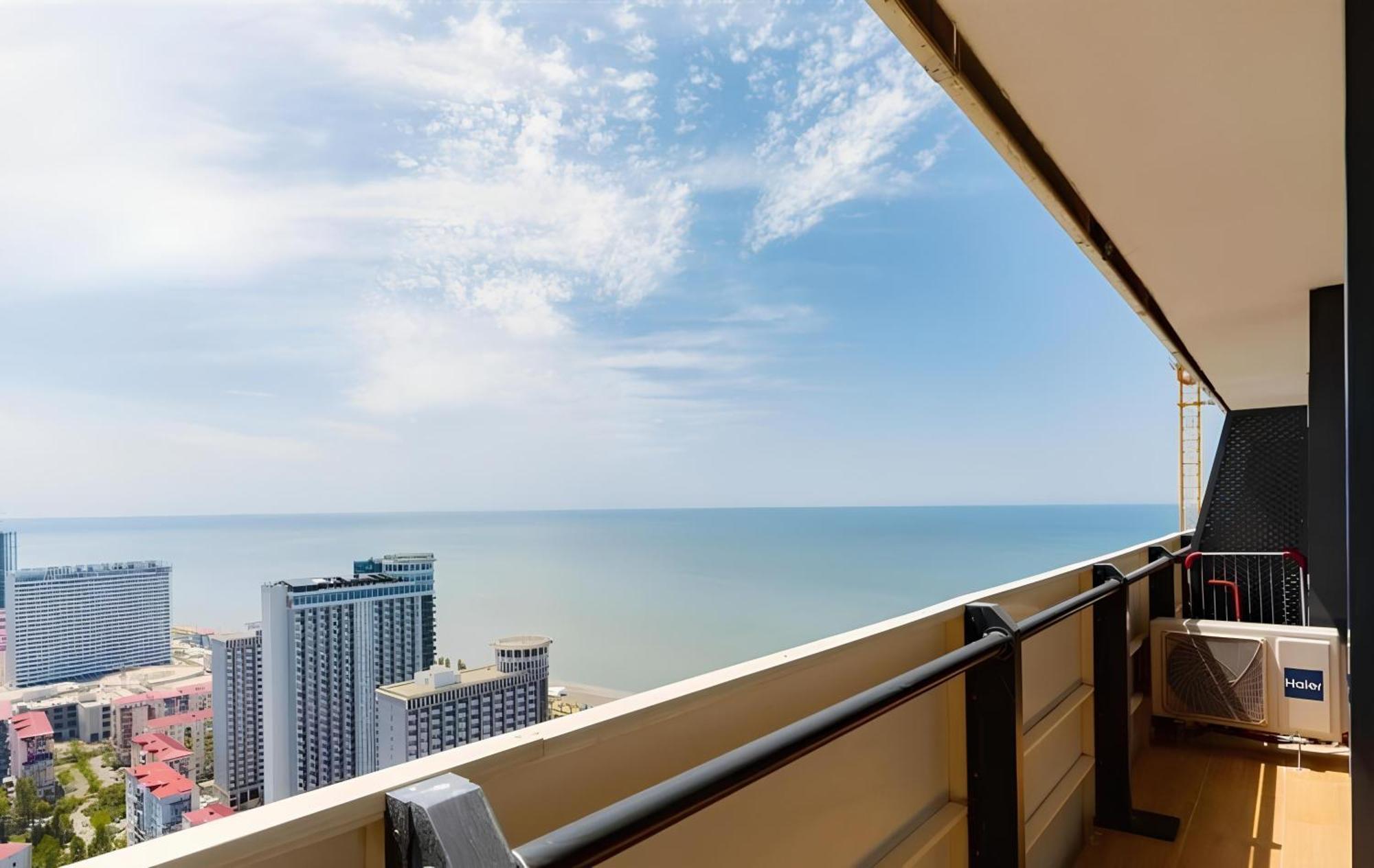 Panorama Seaview Batumi Lux Orbi City Buitenkant foto