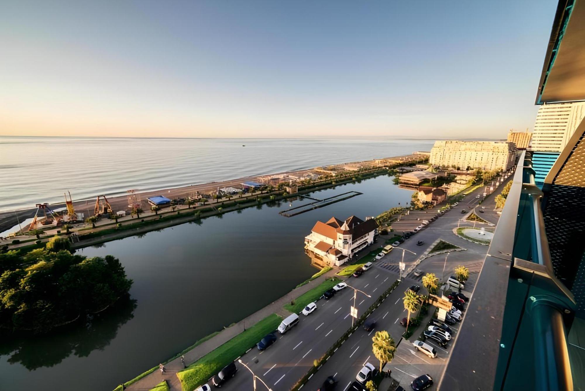 Panorama Seaview Batumi Lux Orbi City Buitenkant foto